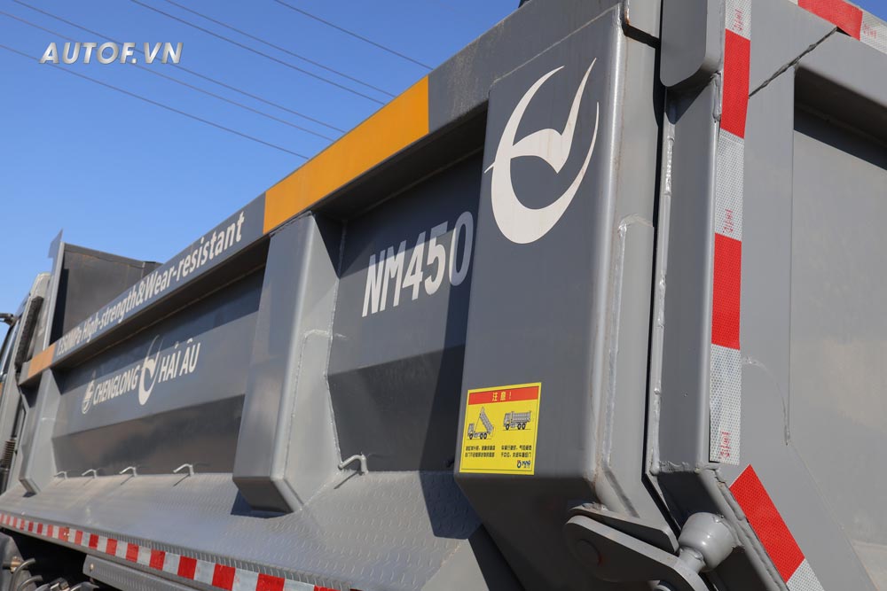 Xe ben Chenglong 4 chân H7 390HP Thùng U 15 Khối (Cầu Dầu)